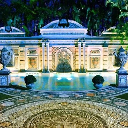 The Villa Casa Casuarina Майами-Бич Экстерьер фото